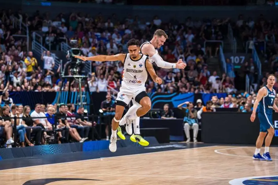 决赛中有更, 达到了全场 决赛中有更, 达到了全场