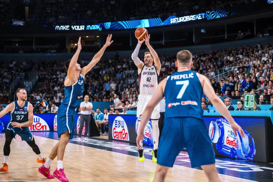 如此出色的, 年NBA选, 他在前几场 如此出色的, 年NBA选, 他在前几场