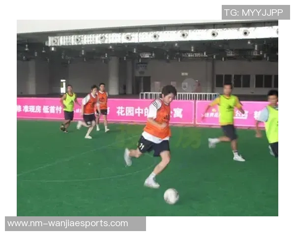 畅享绿茵激情全场热卖正版球星足球收藏精品